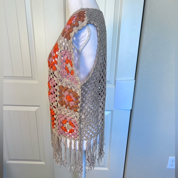 NWT Umgee V-Neck “Celeste” Color Block Taupe Button Detail Crochet Vest Sz Small - Picture 3 of 14